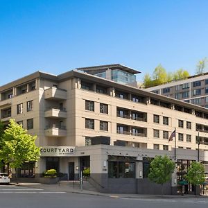 Courtyard By Marriott Seattle Bellevue/Downtown Hotel Exterior photo