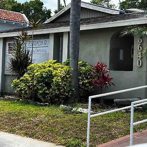 Comfy 2 Bedroom Apartment Port Richey Exterior photo