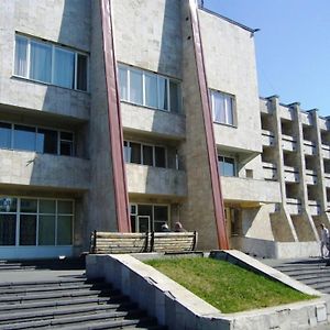 Hotel Profspilkovyi Loetsk Exterior photo