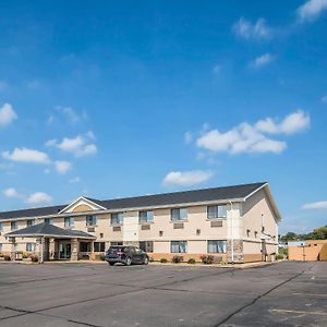 Quality Inn Coralville - Iowa River Landing Exterior photo