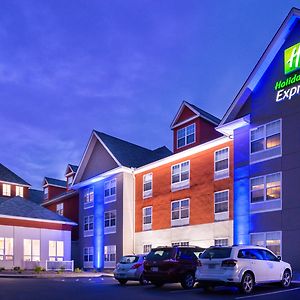 Holiday Inn Express Mystic By Ihg Exterior photo