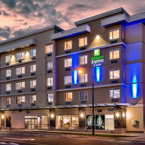 Holiday Inn Express & Suites Victoria-Colwood By Ihg Langford Exterior photo