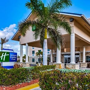 Holiday Inn Express & Suites Lantana, An Ihg Hotel Exterior photo