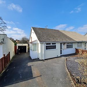 2-Bed House Bungalow In Bristol Villa Exterior photo