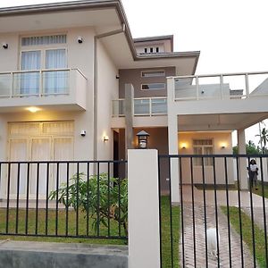 Negombo Residencies Villa Exterior photo