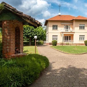 Maison Cecile Appartamento In Villa. Host Marianna Agliè Exterior photo