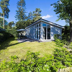 Well-Kept Chalet With Microwave, In A Holiday Park In The Middle Of De Veluwe Villa Ede Exterior photo