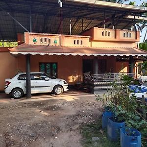 Sree Krishna Home Stays Kāyankulam Exterior photo