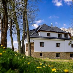 Rabasuv Mlyn Aparthotel Kozlany Exterior photo