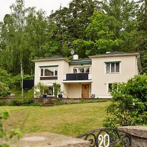 Room In A Spacious Villa Danderyd Exterior photo