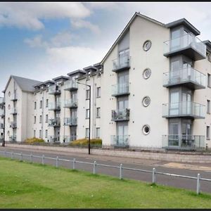 A Glimpse Of The Championship Appartement Carnoustie Exterior photo