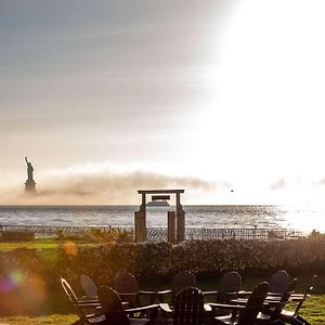 Collective Governors Island A New York City Retrea Hotel Exterior photo