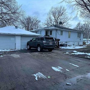 Hot Tub 5 Beds Appartement Moorhead Exterior photo