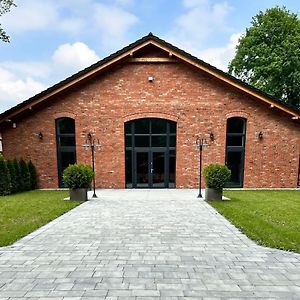 Red Barn Aparthotel Spała Exterior photo