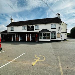 Leaking Well, Dunhampton Hotel Stourport Exterior photo