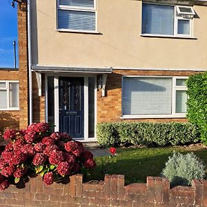 Gatwick House Appartement Crawley  Exterior photo