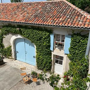 Le Logis De Lasteyrie Bed and Breakfast La Rochebeaucourt-et-Argentine Exterior photo