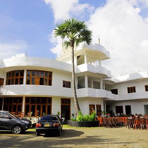 Amis Hotel & Restaurant Jaffna Exterior photo