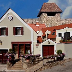 Patria Panzio Bed and Breakfast Eger Exterior photo