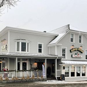 Auberge Des Cantons Magog Exterior photo