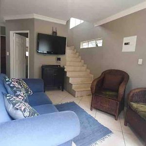 36 Petrel Road Appartement Centurion Exterior photo