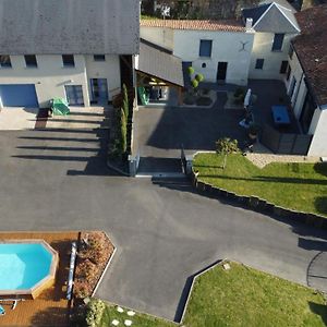 Gite Ruelle Aux Vaches - Avec Piscine Partagee Appartement Montreuil-Bellay Exterior photo