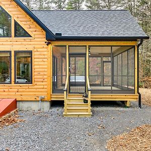 Modern Cabin With Hot Tub And Sacandaga Lake Access! Villa Broadalbin Exterior photo