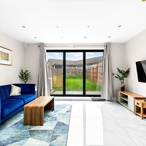 Stylish Sparkling Brand New 2 Bed House Villa Hounslow Exterior photo