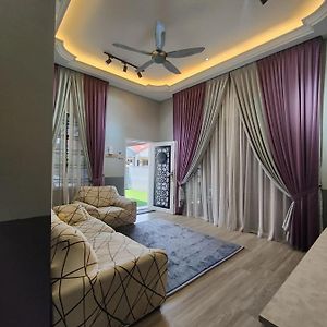 Ammara Homestay Pasir Gudang Exterior photo