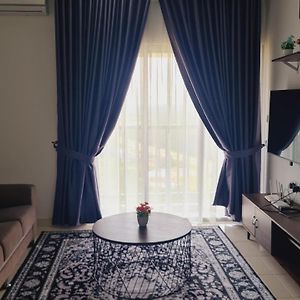 Alanis Suite Klia 2Bedroom With Airport Shuttle Sepang Exterior photo