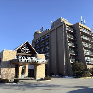 Riviera Plaza&Conference Centre, Vernon, BC Hotel Exterior photo