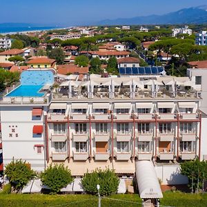 Hotel Nuova Sabrina Marina di Pietrasanta Exterior photo