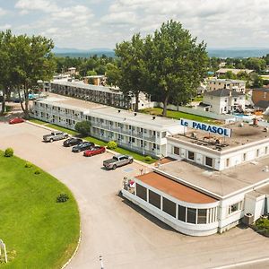 Auberge Le Parasol Hotel Chicoutimi Exterior photo