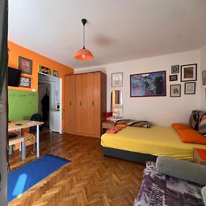 Orange Place Studio Appartement Belgrado Exterior photo