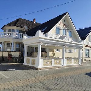 Kemence Csarda Es Szalloda Hotel Nyíregyháza Exterior photo