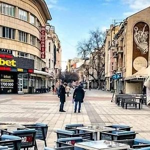 Guest Rooms Super Center Plovdiv Perfect Location Exterior photo