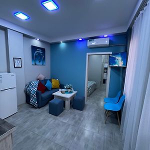 Cool Blue Interior Self Check In Appartement Jerevan Exterior photo