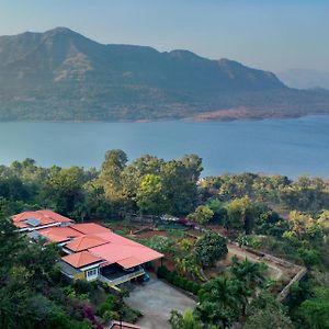 Ekam Lake House By Stayvista With Mountain & Lake Views, Outdoor Jacuzzi, Sauna, Modern Amenities & Kitchen Garden Poona Exterior photo