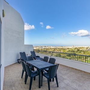 Beautiful Pent With Terrace & Spectacular Views By 360 Estates Appartement Luqa Exterior photo