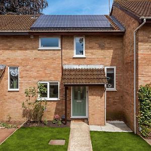 Woking - 2 Bed Eco-Friendly Home Horsell Exterior photo