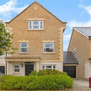 Sunbury-On-Thames - 4 Bed House Appartement Exterior photo