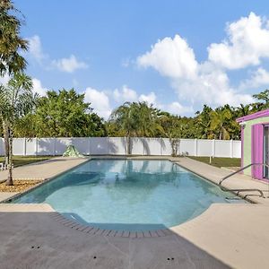 2 Bedroom Jensen Beach Tropical Resort Fort Pierce Exterior photo