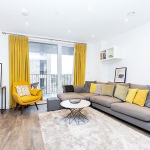 New 2Br Wbalcony 1 Min Ponders End Train, Enfield Appartement Exterior photo