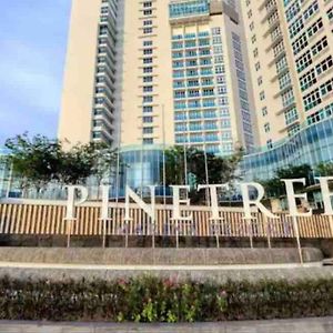 Pinetree Marina Resort By Wp Homestay Johor Bahru Exterior photo