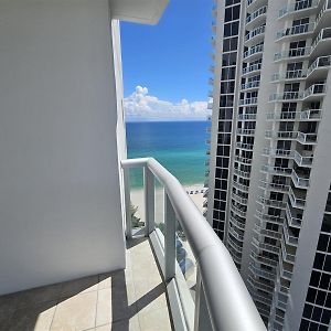 Mare-1708 B Appartement Aventura Exterior photo