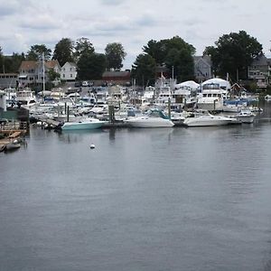 The Yachts Of Fun House In Cranston Appartement Exterior photo