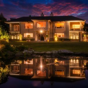 Oakview Hotel Hanmer Springs Exterior photo