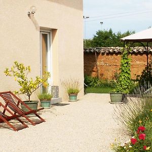 Chambre Avec Salle De Bain Privative Au Gite Du Clos Carre Hotel Saint-Maurice-de-Gourdans Exterior photo