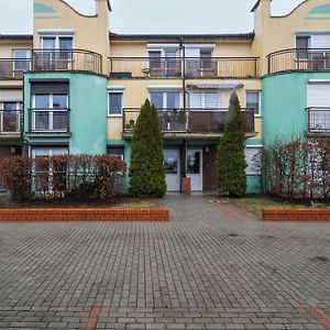 Dwupoziomowy Apartament Zmigrodzka Z Tarasem W Poznaniu By Renters Appartement Exterior photo