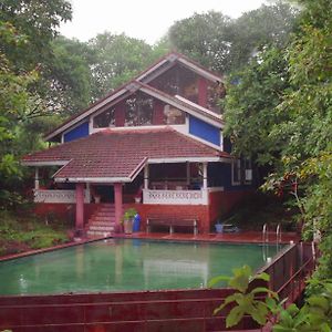 Mae Terra - 4Bhk Villa With Infinity Pool On Chorao Island Oud Goa Exterior photo